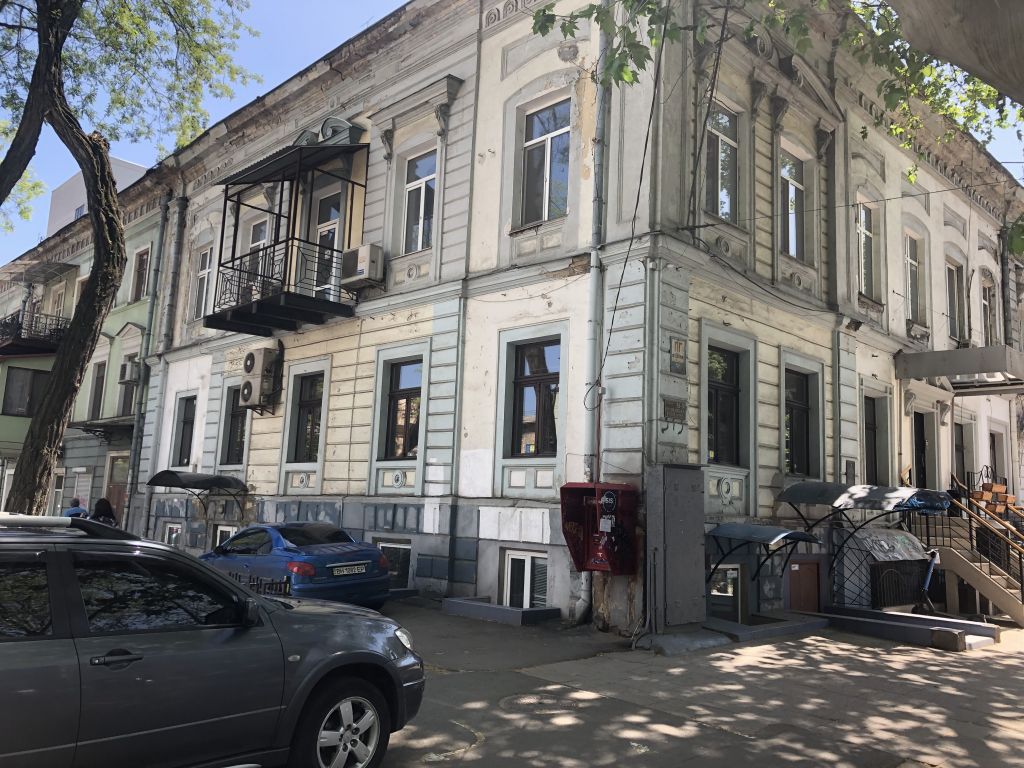 Apartment for sale st. Pushkinskaya \ str.. Bazarnaya. 167 sq. m. .