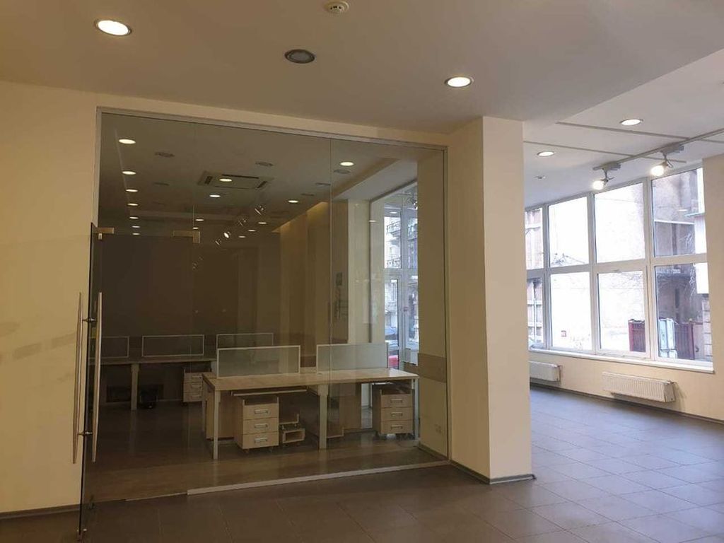 Lease of the front office open spase in the residential complex Marseille