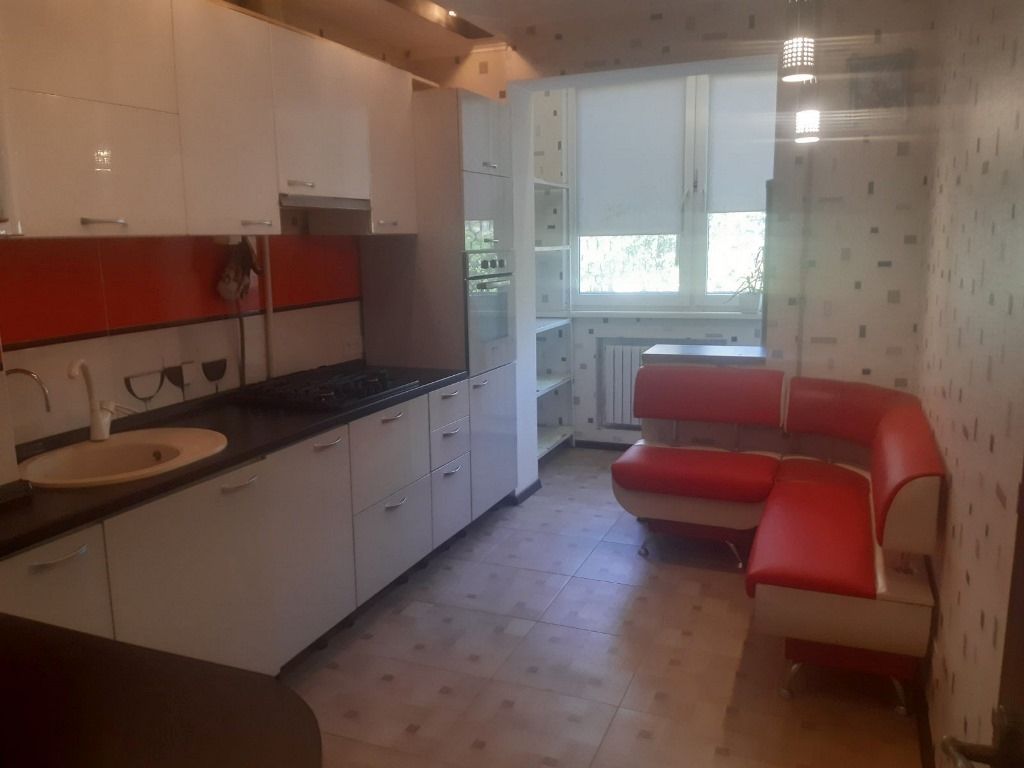3-room apartment for sell  Lustdorfskaya road 123/1 with renovation.