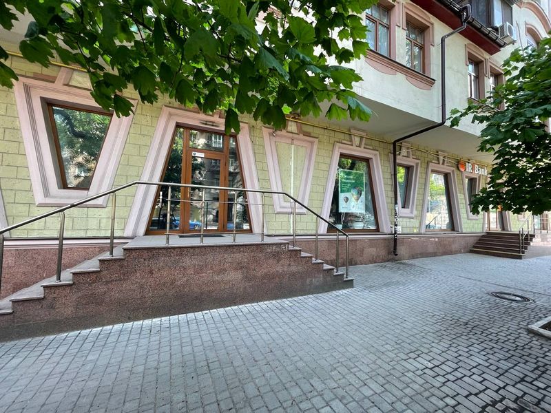 Rent office/salon Zhukovskogo, 100 sq. m. 
