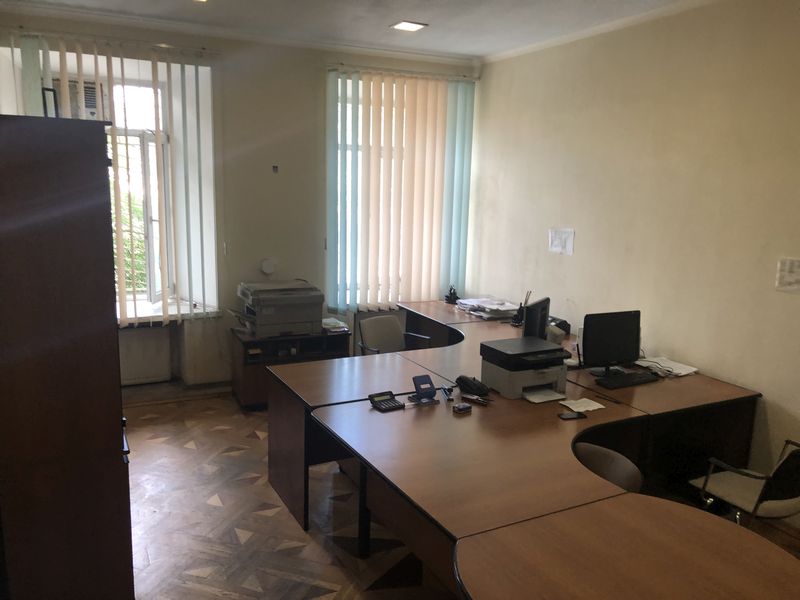 Nezhinska, office space 70sq.m