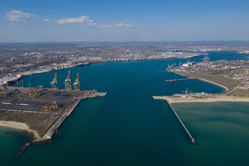 Продається ділянка 2,4 га з причалом в Чорноморському порту