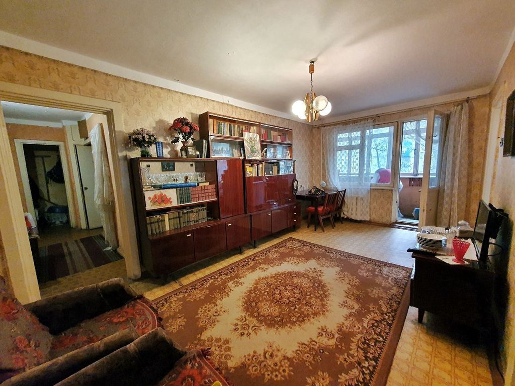 Продам 4 room apartment in Heavenly Hundred, City Center.