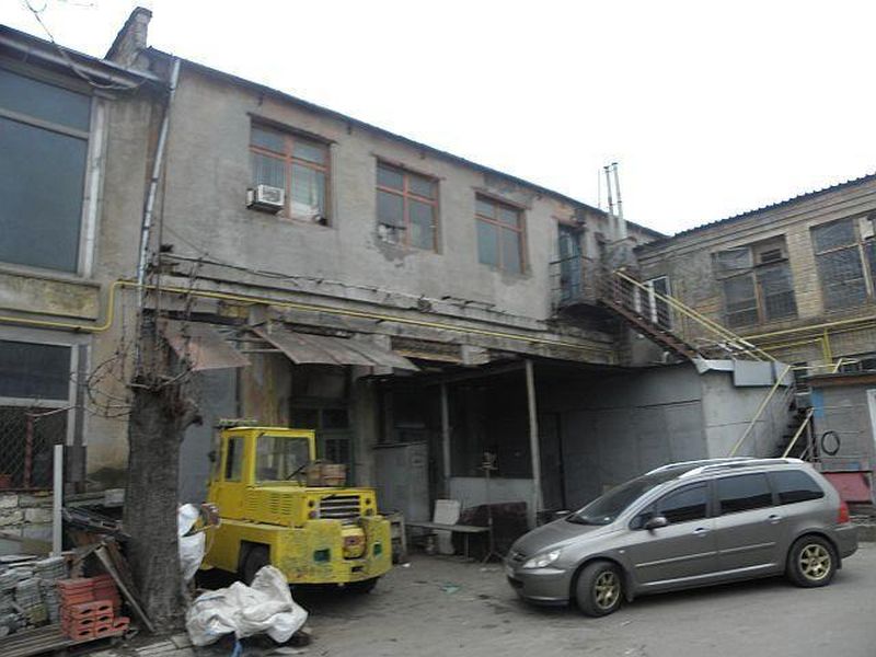 Production premises on Srednyaya street. 120 sq. m. .