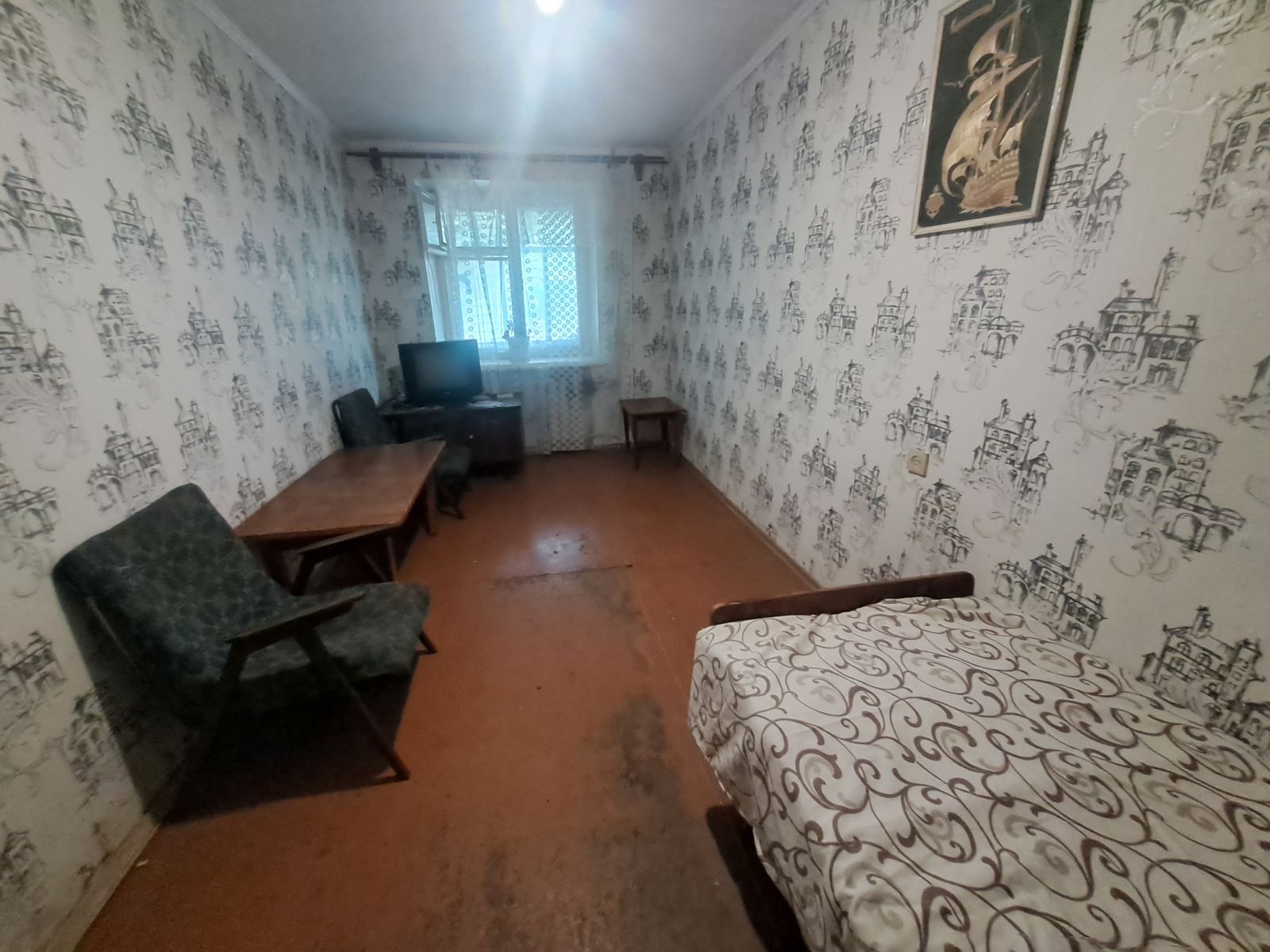 Продам фасадную квартиру под магазин, кафе. Ивана и Юрия Лип,60.