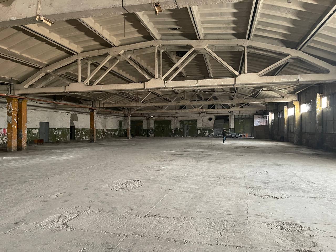 Помещение под склад на Химической. 2400 кв.м.