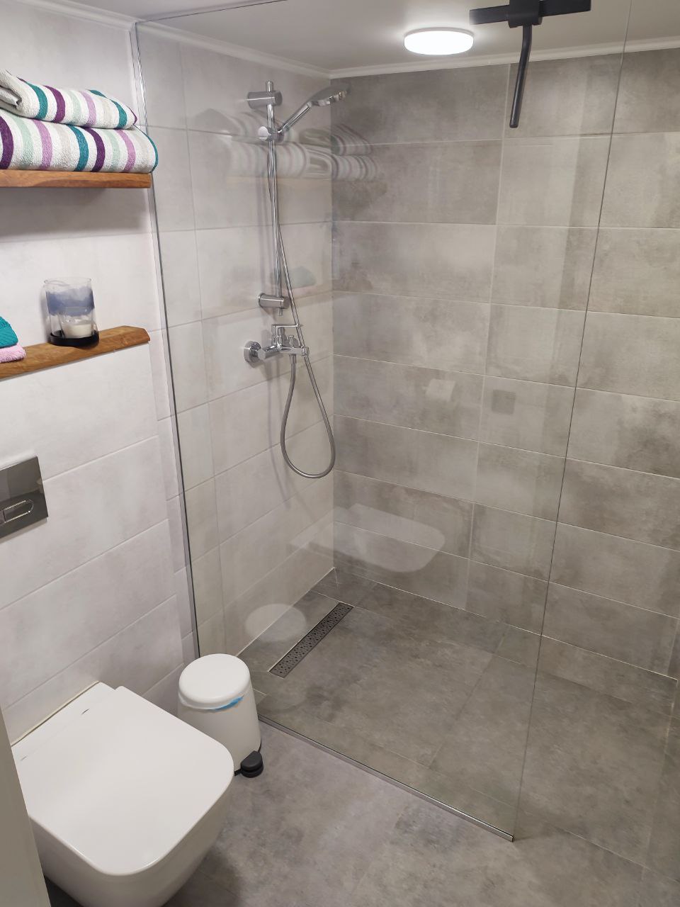 Двухуровневая квартира в историческом центре, Александровский пр-т, «Книжка»