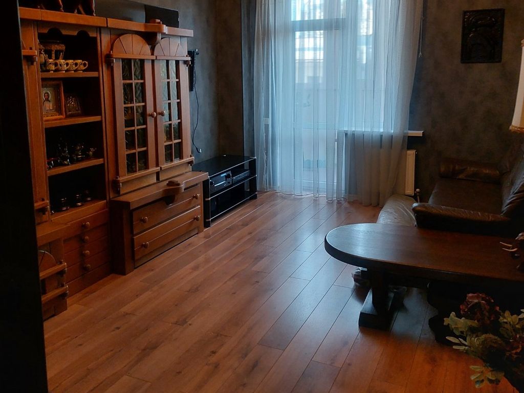 Продам квартиру Французский бульвар со своим двором.