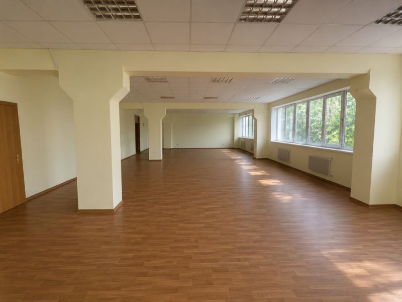 Продаж окремої будівлі комерціного призначення. Вул. Авіаційна