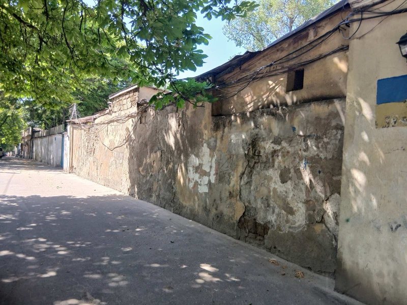 Продам нежилые помещения, ул.Разумовская, фасад 20 метров!