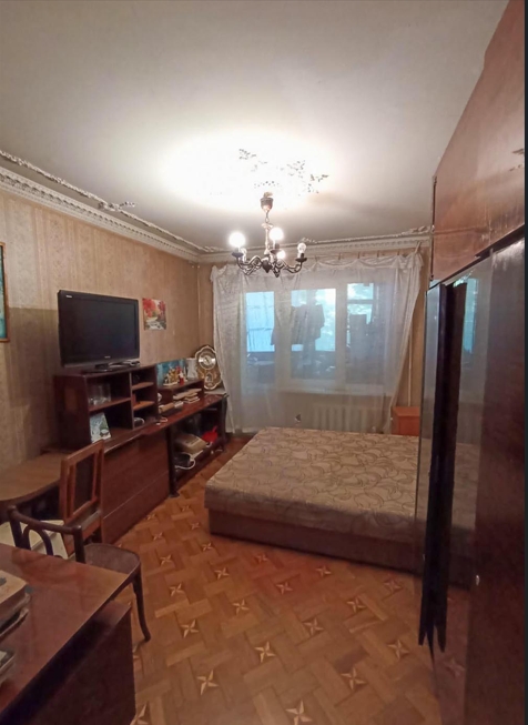 Трёхкомнатная квартира на ул. Семьи Глодан (Ильфа и Петрова), 3/9 эт. кооперативного дома