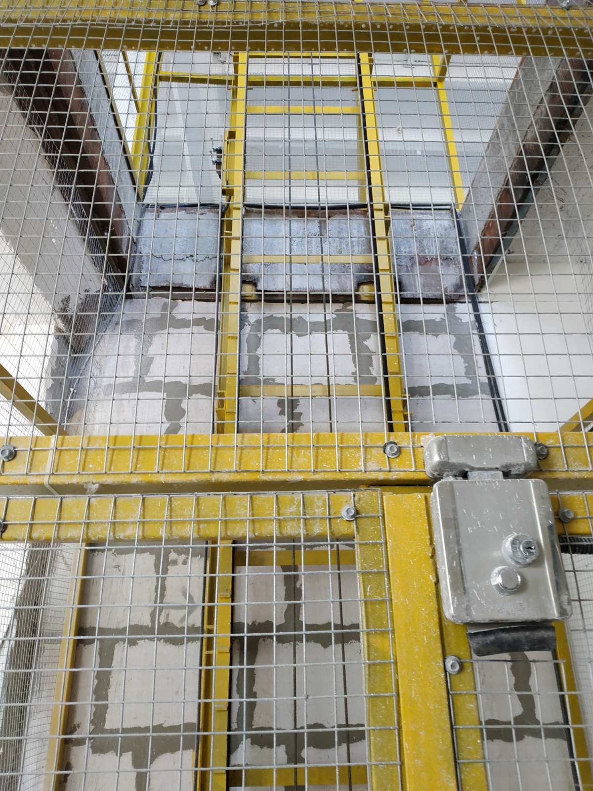 Аренда капитальных  складов, класс В+ ул.Известковая от 500 до 2700 кв.м.